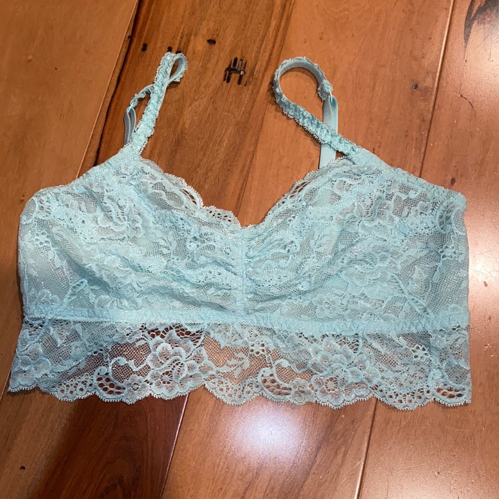 NWOT- VICTORIAS SECRET PINK LACE BRALETTE - LARGE